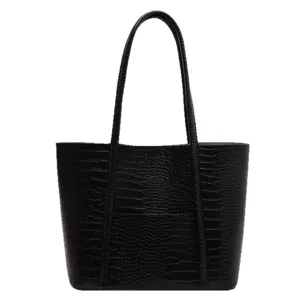 Classic black crocodile pattern tote bag, large capacity PU leather shoulder handbag for women.