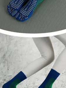 Non-slip five toe yoga socks for women, cotton mid-calf sports socks for indoor fitness pilates.