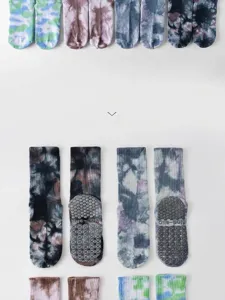 Chaussettes de yoga tie-dye mi-hautes pour femmes, antidérapantes pour pilates et fitness.