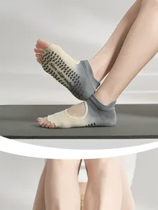 Non-slip five toe yoga socks for women, professional anti-slip pilates fitness socks.