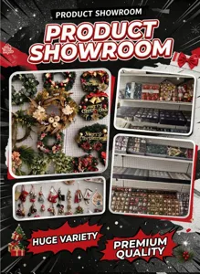 Set di ornamenti natalizi con vari stili di palline ghirlande e decorazioni festive da appendere