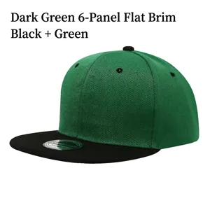 Grüne und schwarze Flat Brim Snapback Cap mit sechsteiligen Design für Damen und Herren.