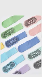 Non-slip yoga socks for women, breathable pilates fitness sports mid-tube socks wholesale
