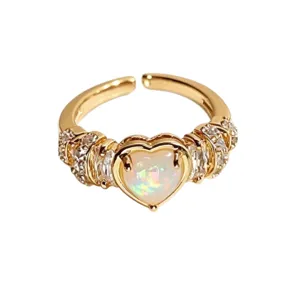 Vintage vergoldeter Herz Opal verstellbarer Ring mit funkelnden Zirkonia Kristallen für Damen.
