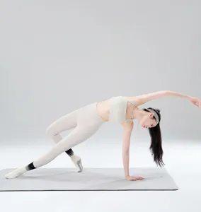 Gradient non-slip yoga socks for women, breathable mid-tube fitness socks for Pilates workout.