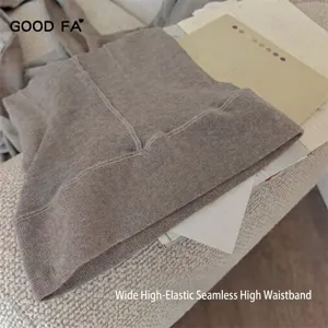 Wollene Thermo-Leggings Detail mit hohem nahtlosem Bund für warme Wintertage.