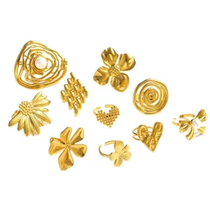 Goldene Edelstahl Ringe Set mit Schleife, Blume, Herz und Perle Design für Damen Schmuck.