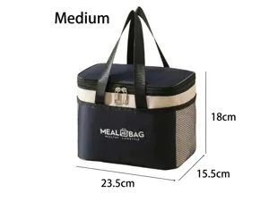 Vista dettagliata della borsa termica per pranzo con tessuto impermeabile e tasche.