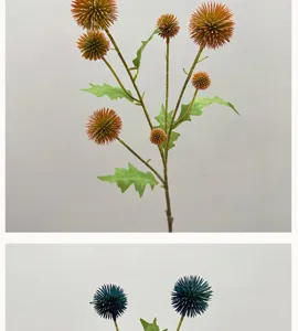 Detalle de flor de cardo artificial, planta falsa realista para decoracion floral de boda.