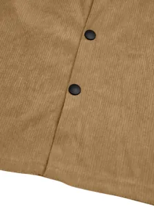 Dettaglio camicia a costine uomo pesante, top casual a maniche lunghe tinta unita.