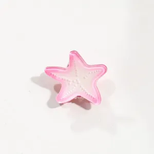 Jolie pince à cheveux étoile de mer rose, mini accessoire en acrylique pour femmes.