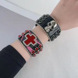Punk Stijl Legering Strass Klinknagel Lederen Armband Unisex Gotisch Kruis Schedel Ontwerp Verstelbare Mode Sieraden Polsband