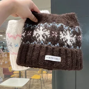 Bonnet en Tricot à Oreilles de Chat et Flocon de Neige Fair Isle pour Femmes Bonnet Jacquard Chaud Épais d'Hiver Bonnet Souple Extérieur