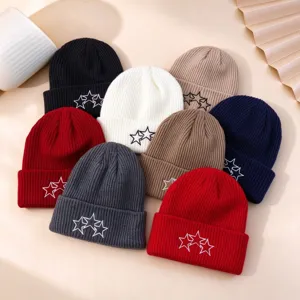 Bonnet en Maille Brodé Étoile Style Coréen pour Hommes Femmes Couleur Unie Tricoté Chaud Chapeau d'Hiver Coupe-vent en Acrylique