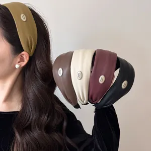 Diadema Ancha de Cuero PU Retro Coreana Tocado Alto Elegante Con Etiqueta de Metal Accesorios para el Cabello Mujer