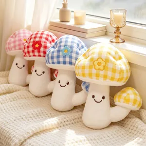 Simpatico Cuscino in Peluche a Forma di Fungo a Quadretti con Ricamo a Fiore e Sorriso Bambola di Peluche per Decorazione Domestica