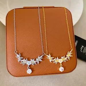 Luxury Copper Gold Plated Sunlight Floral Pendant Necklace For Women Elegant Rhinestone Inlaid Fashion Jewelry Gift