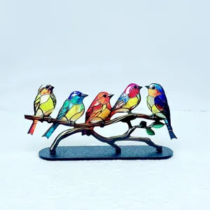 Ornement d'Oiseau en Acrylique Style Verre Teinté Oiseau sur Branche Décoration de Table Sculpture d'Oiseau Colorée Cadeau