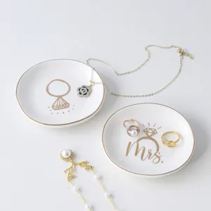 Vassoio Porta Gioielli in Ceramica Bianca Bordo Dorato Design Anello di Diamante Piatto per Anelli per Festa di Matrimonio Arredamento