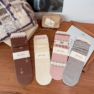 Chaussettes Mi-Mollet Douces Avec Nœud pour Femmes Bord à Volants Coréen Chaussettes Lâches Texture en Relief 3D Japonaise Tricotées Épaisses Chaudes