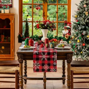 Chemin de Table de Noël Plaid Rouge Noir Flocon de Neige Imprimé Polyester Chemin de Table pour Table à Manger Fête Maison