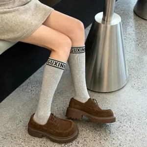 Calcetines a Media Pierna para Mujer Estilo Académico Algodón Estampado de Letras Calcetines Largos Slouchy para Otoño Invierno