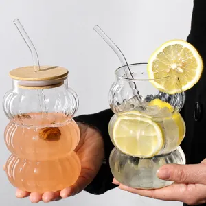 Tasse à Eau en Verre Borosilicaté Élevé Tumbler à Rayures Verticales Avec Paille et Couvercle en Bambou Verre Transparent pour la Maison