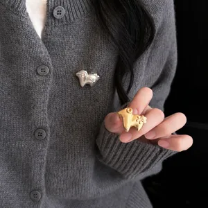 Matte Alloy Sheep Brooch For Women Light Luxury High End Metal Animal Lapel Pin Suit Corsage Accessory Gold Silver Minimalist Brooch