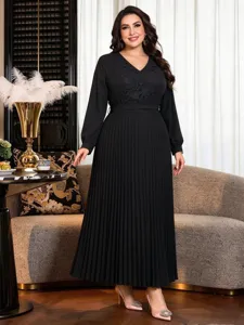 Women's Plus Size V-Neck Long Sleeve Pleated Long Dress Elegant Casual Lace Splicing Waisted Maxi Dress