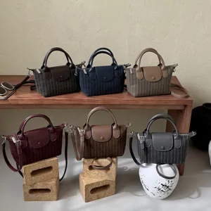 Borsa Dumpling a Righe da Donna Borsa a Tracolla Vintage in Lana Borsa a Spalla Casual in Patchwork di Pelle PU Con Ciondolo a Palla di Peluche per Pendolarismo Quotidiano