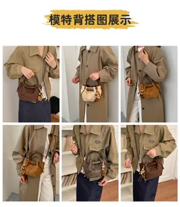 Vue en six volets d’un modèle portant des sacs seau cloutés, avec anses, bandoulières et pompons