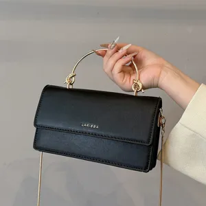 Franse Vintage Stijl PU Lederen Kleine Vierkante Tas voor Vrouwen Gouden Metalen Handvat Ketting Crossbody Schoudertas Handtas Dagelijks Feest