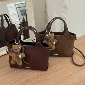 Retro Suède Tote Bag Voor Vrouwen Grote Capaciteit Schoudertas Effen Kleur Luipaard Handtas Met Beertje Hanger Casual Tas