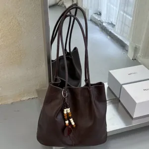 Vintage Large Capacity PU Leather Tote Bag For Women Minimalist Commuter Shoulder Handbag With Beaded Charm Decoration