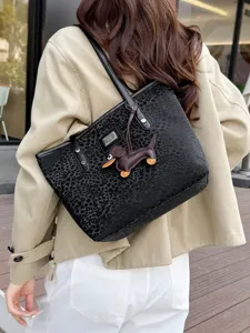 Women Large Capacity Leopard Print Tote Bag PU Leather Urban Minimalist Commuter Shoulder Bag With Dachshund Dog Pendant