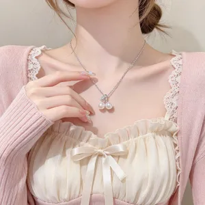 Exquis Collier Pendentif Cerise Perle Artificielle Acier Titane Cuivre Argent Ras du Cou Doux Design de Luxe Bijoux pour Femmes