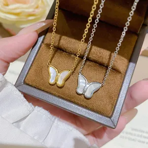 Collier Pendentif Papillon en Acier au Titane pour Femmes Chaîne de Clavicule Incrustée de Coquillage Bijoux Élégants