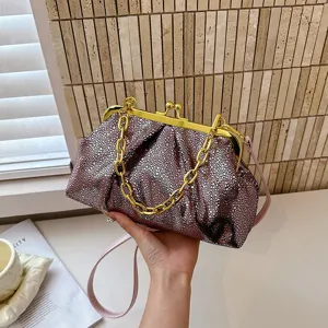 Damen Plissee Muscheltasche Metallic Textur Umhängetasche Mit Goldkette Retro Kussverschluss Schultertasche Für Party Alltag