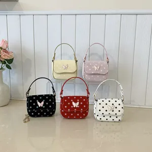 Petit Sac Carré en Cuir PU pour Femmes Décoration Papillon à Pois Sac à Main à Bandoulière à Chaîne à la Mode Design de Niche Style Coréen Mini Sac