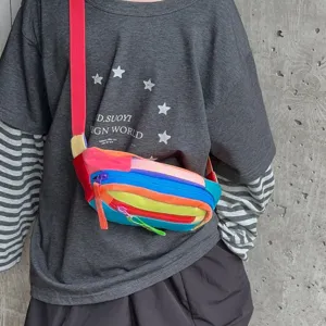 Sac banane coloré pour enfant, à rayures contrastées, sangle rouge et fermeture zippée