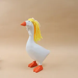 Figurine d’oie blanche de 7 pouces avec perruque jaune en laine faite main, bec et pattes orange