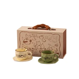 Keramik-Kaffeetassenset im Vintage-Stil mit Katzenmotiv, zwei Tassen, Goldlöffeln und Geschenkbox