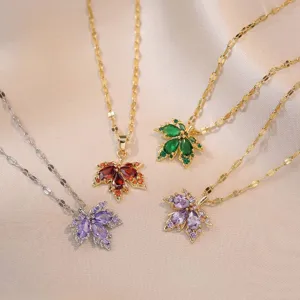 Collier Pendentif Feuille d'Érable Élégant en Cuivre Incrusté de Strass Collier Floral Botanique pour Femmes Bijoux de Mode