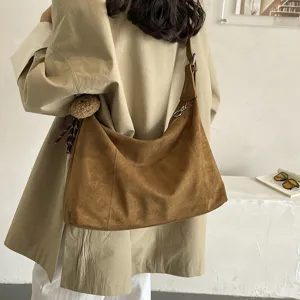 Sac à Bandoulière Rétro en Daim Synthétique pour Femme Sac à Main Polyvalent Avec Porte-clés Ours Sac Fourre-tout Souple pour les Déplacements Quotidiens