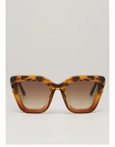 Vue de face de lunettes œil-de-chat à monture écaille brune et verres dégradés marron