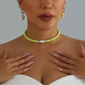 Ensemble Collier Bracelet Boucles d'Oreilles en Perles Artificielles en Plastique pour Femmes Choker en Alliage Strass pour Vacances Plage Bijoux Mode