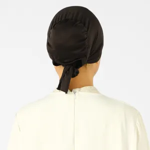 Bonnet femme brun foncé en coton mercerisé extensible, avec lien réglable, vu de dos