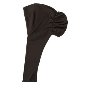 Bonnet sous-foulard brun foncé extensible, dos froncé élastique, photographié à plat sur fond blanc