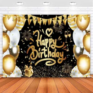Schwarz-goldene Geburtstagskulisse mit Ballons, Wimpeln, Feuerwerk und festlichen Partydetails