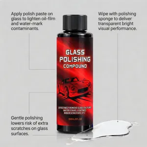 Rood-zwarte fles met sportwagenafbeelding, 150 ml, naast heldere druppels op een lichte achtergrond.